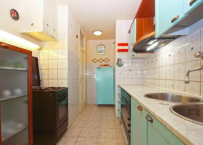 아파트 Momcilo 1995