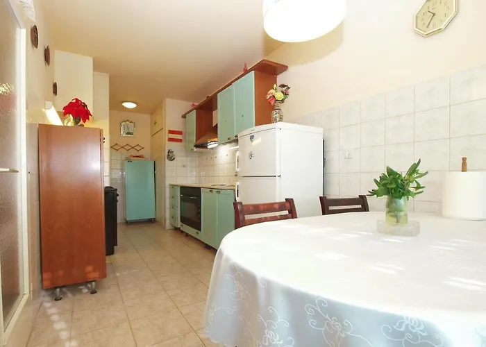 Momcilo 1995 Lejlighed Pula